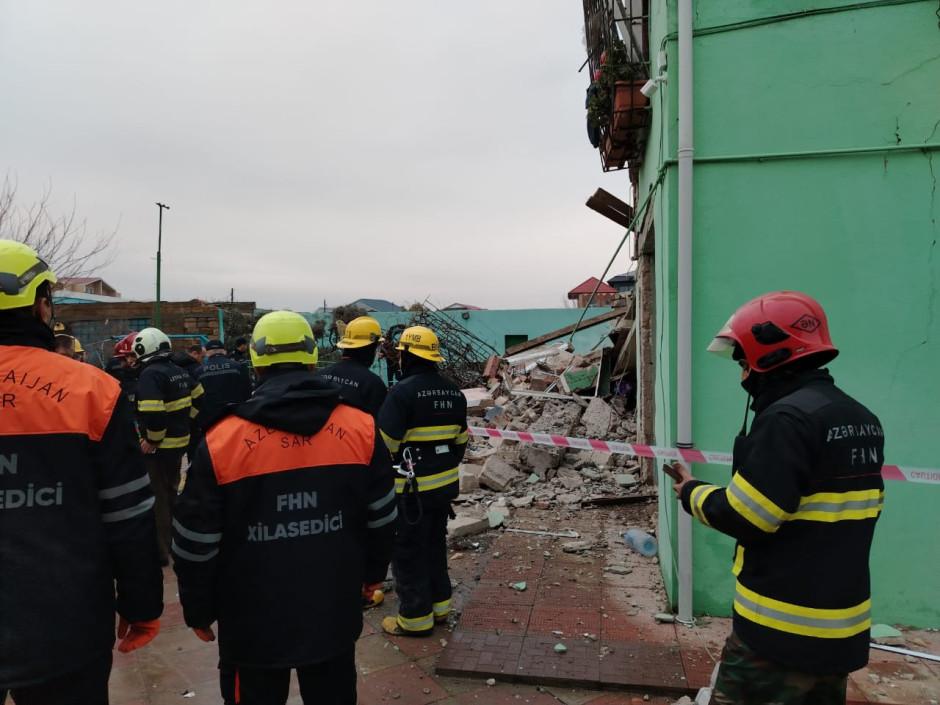 Hövsanda mağazanın tavanı uçdu, qadın dağıntılar altında qaldı